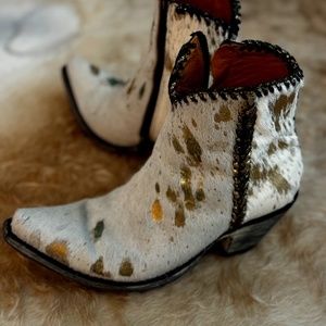 Old Gringo Cowgirl Boots, Ladies Sz 6 1/2 - Cream with gold accents
